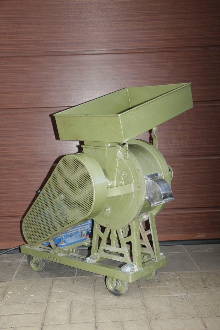 Loupačka pohanky LP30